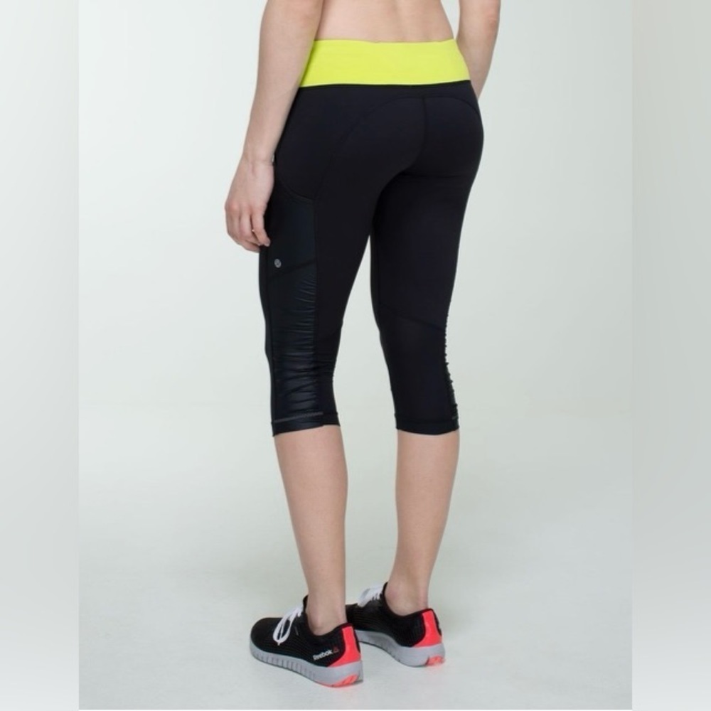 Lululemon Cut the Crop Leggings Faux Leather Side - Size 2